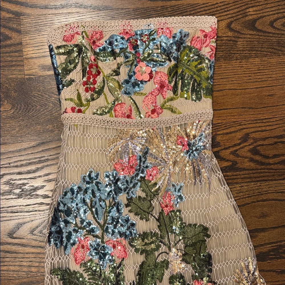 Elie Saab SS25 floral sequin gown - Picture 6 of 11